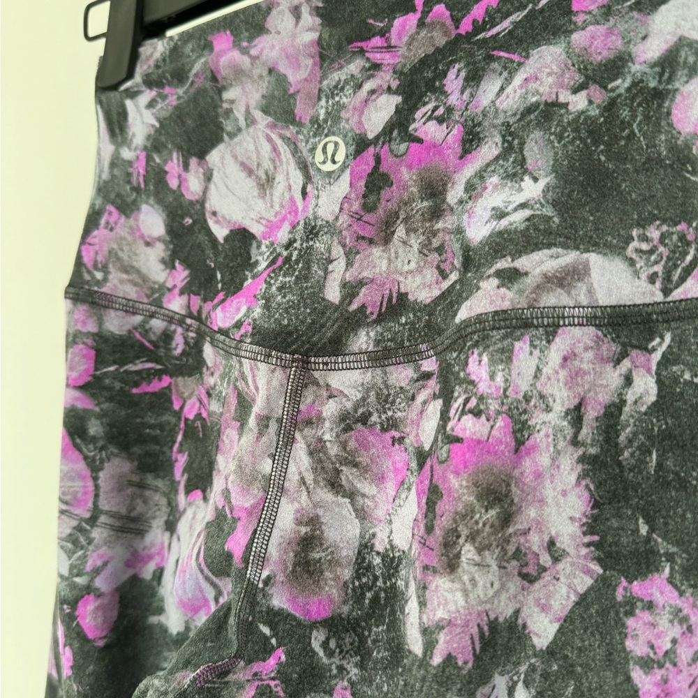 SOLD: 🍋 LULULEMON - Bike Shorts